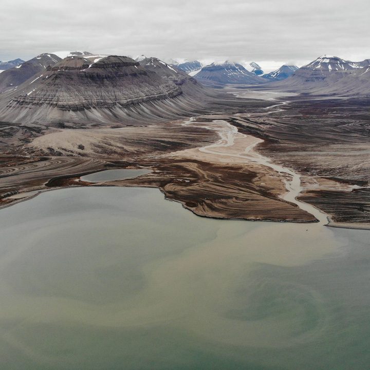 Plastik na lodowcu Spitsbergen