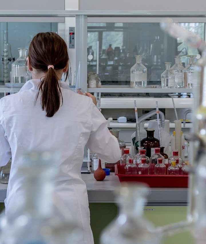 Szukasz pracy w laboratorium? Sprawdź wybrane propozycje