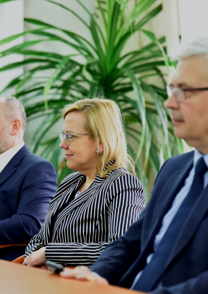 Minister Anna Moskwa spotkała się z przedstawicielami instytutów badawczych