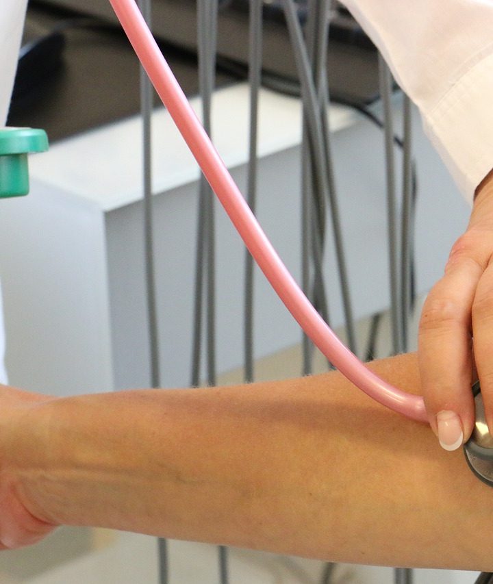 Ubieralne czujniki poprawiają monitorowanie pacjentów wymagających szczególnej opieki