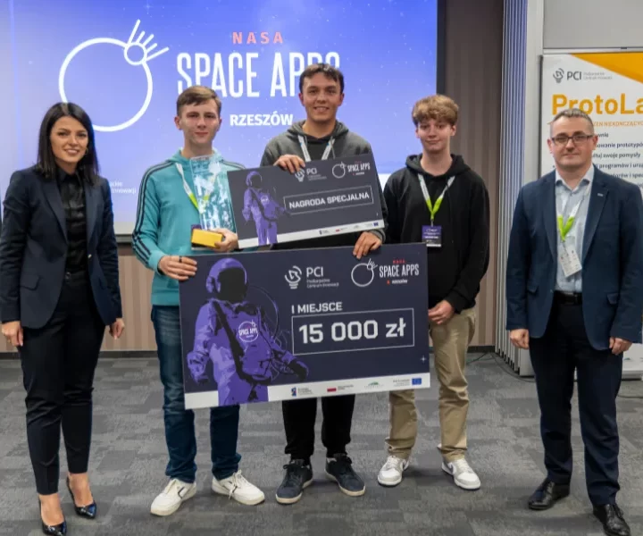 (GALERIA ZDJĘĆ) Przeżyjmy to jeszcze raz! NASA Space Apps Challenge Rzeszów 2023!